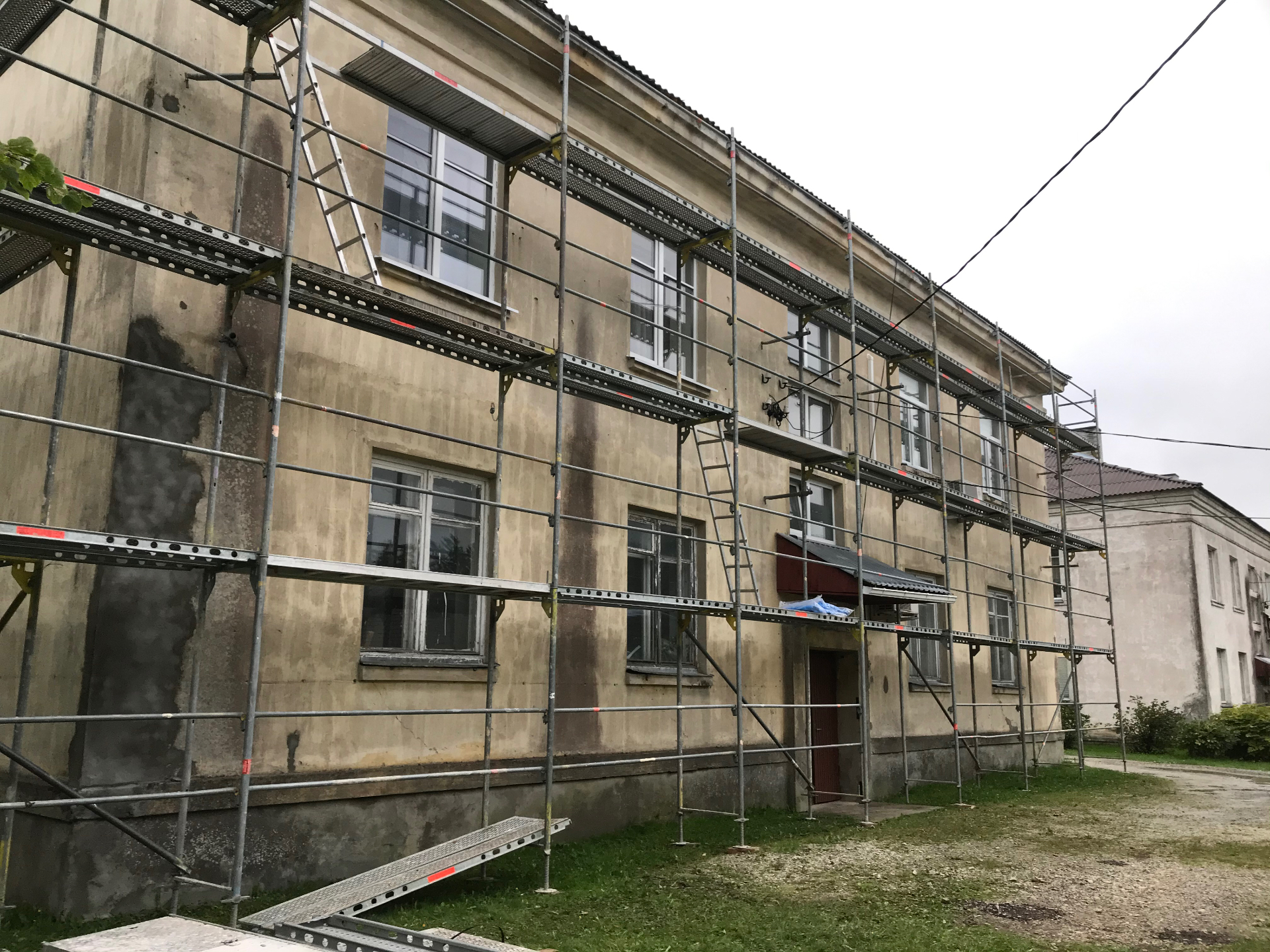 Kortermaja katuse vahetus - foto 1